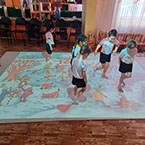 {{photo.Alt || photo.Description || 'Интерактивный пол "Горизонт"'}}